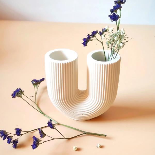 Nordic style U-shaped candlestick - White - Thirty Six Knots - thirtysixknots.com