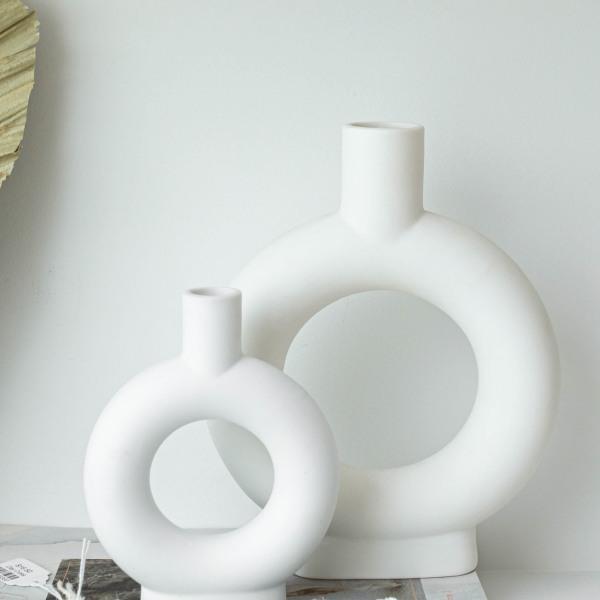 Donut Vases Interior Trend: 13 Best Donut Vases To Shop
