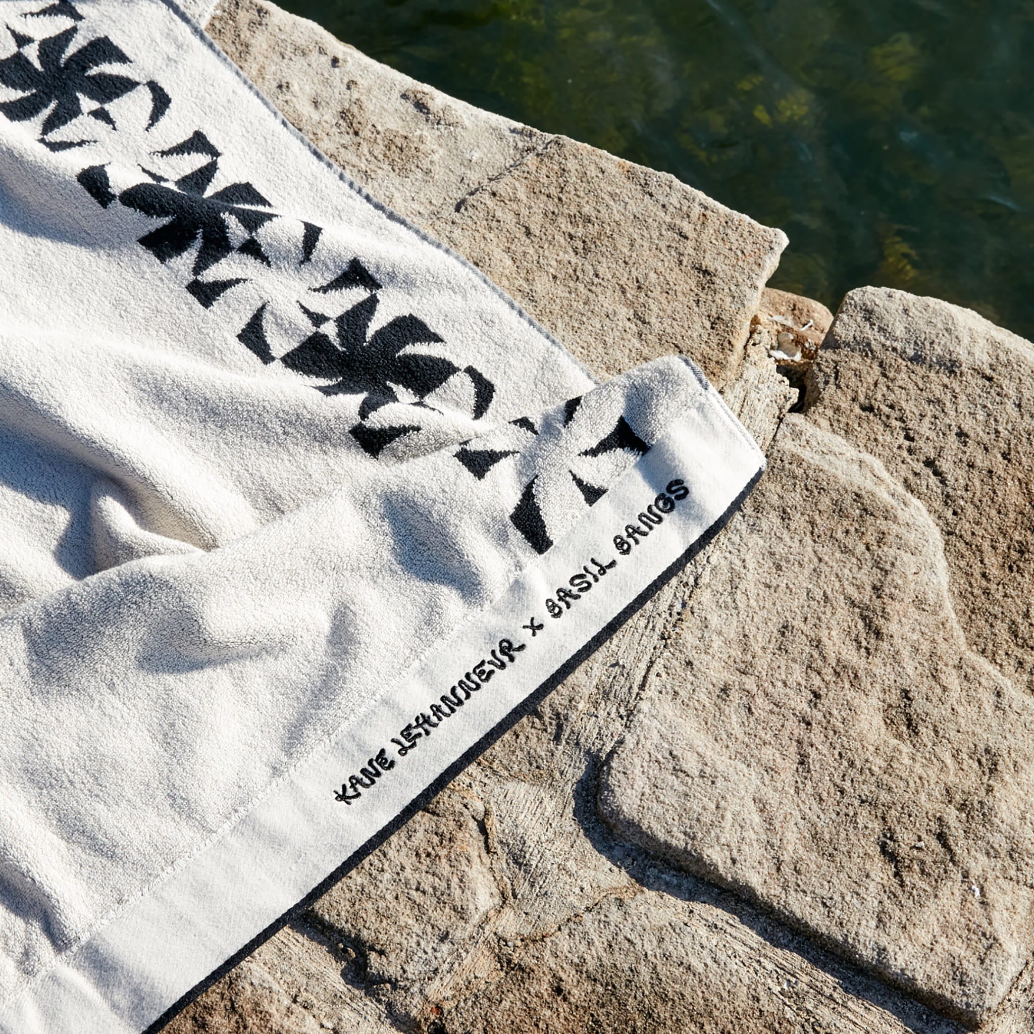 Luxurious Towel<br> Made of cotton, 600 GSM