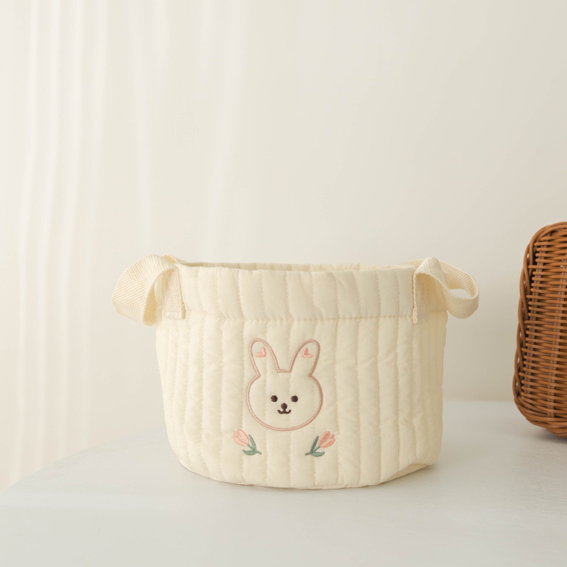 White Squirrel Hanging Storage Bag