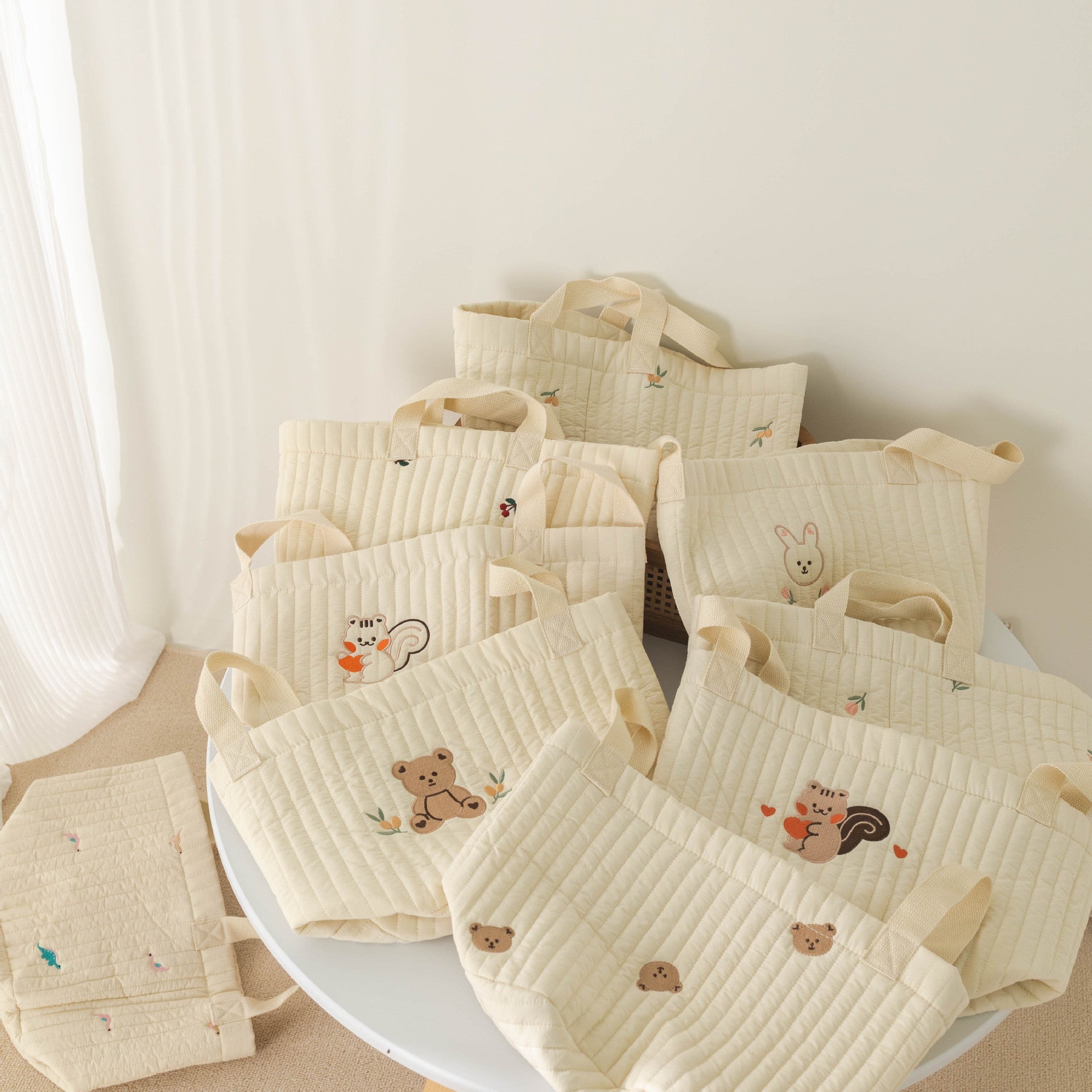 White Squirrel Hanging Storage Bag